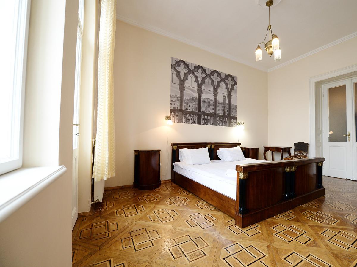 The Historical Family Nest In City Centre Lviv Buitenkant foto