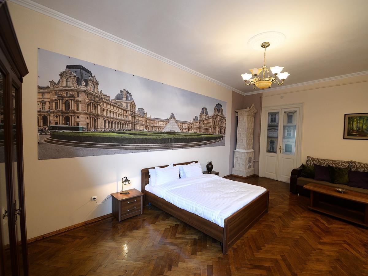 The Historical Family Nest In City Centre Lviv Buitenkant foto