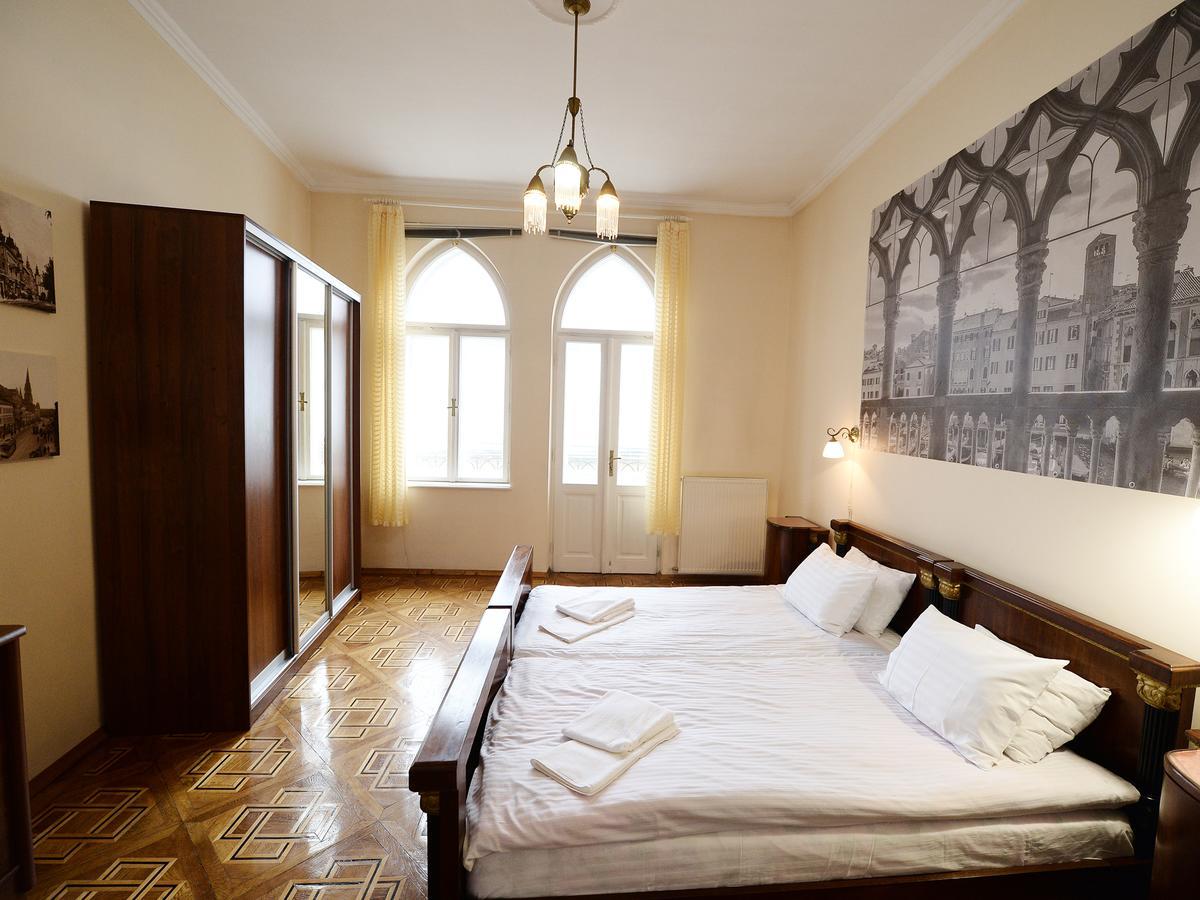 The Historical Family Nest In City Centre Lviv Buitenkant foto