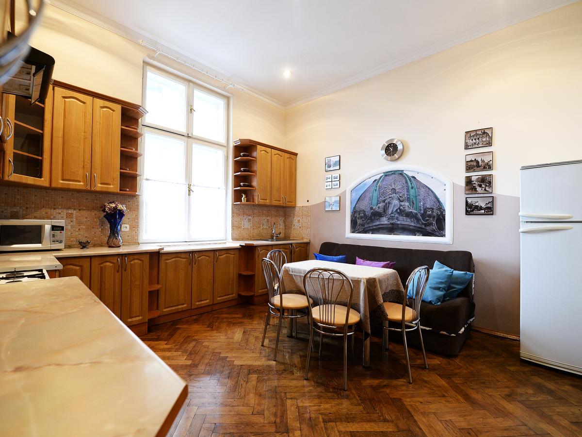 The Historical Family Nest In City Centre Lviv Buitenkant foto