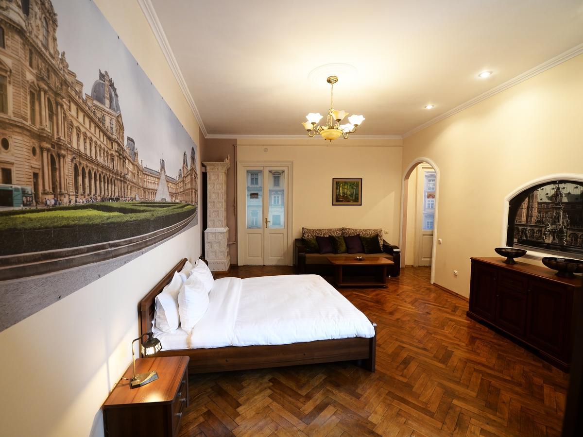 The Historical Family Nest In City Centre Lviv Buitenkant foto