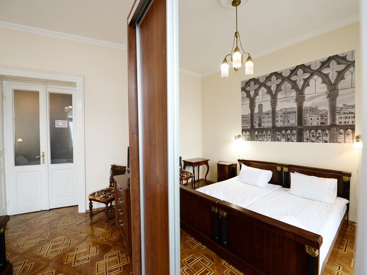 The Historical Family Nest In City Centre Lviv Buitenkant foto